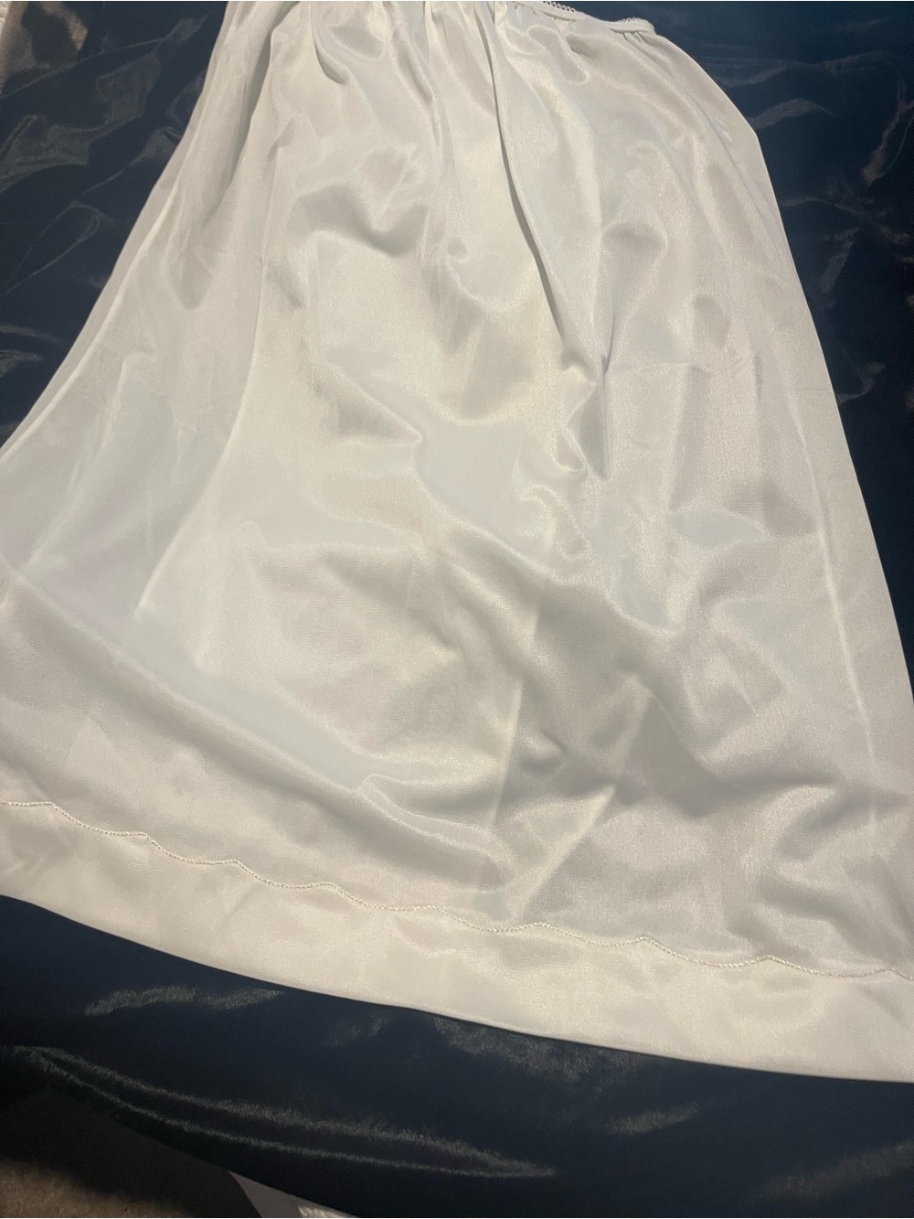 Vintage Nancy King S 100% Nylon Satin Half Slip 23.5 in length. Scalloped stitch